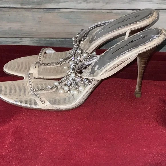 Beverly Feldman Heeled Sandals - Picture 5 of 9